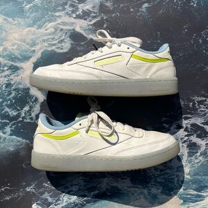 listing-status-banner